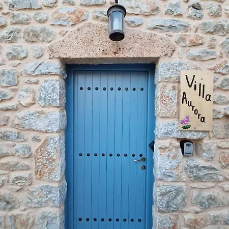 Villaaurora-mani *