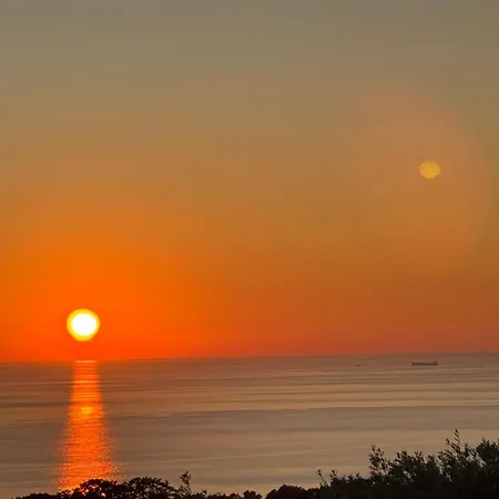 Villaaurora-mani Villa *