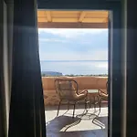 Willa Villaaurora-mani *